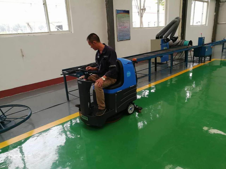 駕駛式洗地機如何選擇？