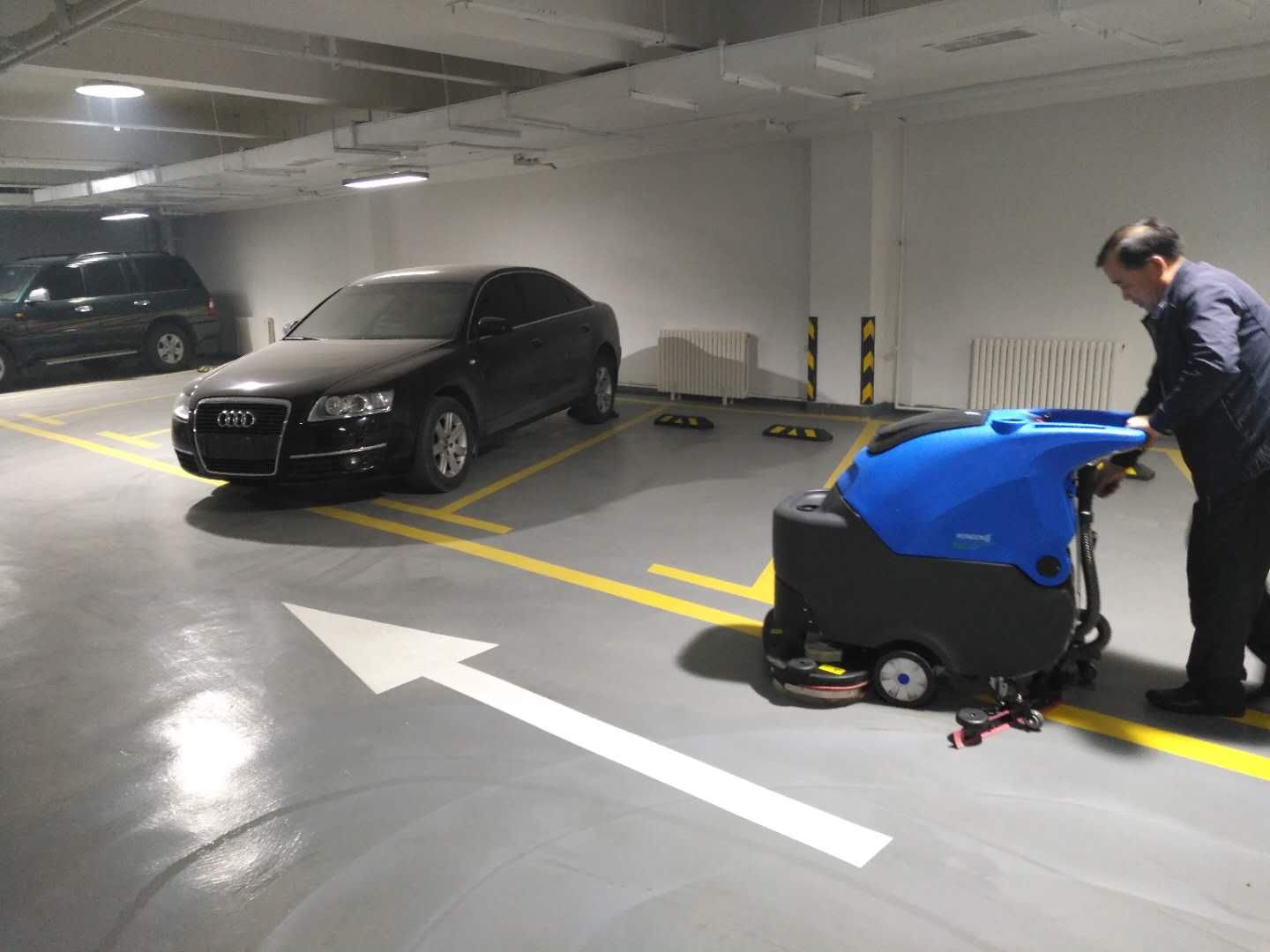 大超市的地面清洗為什么要用洗地機(jī)？