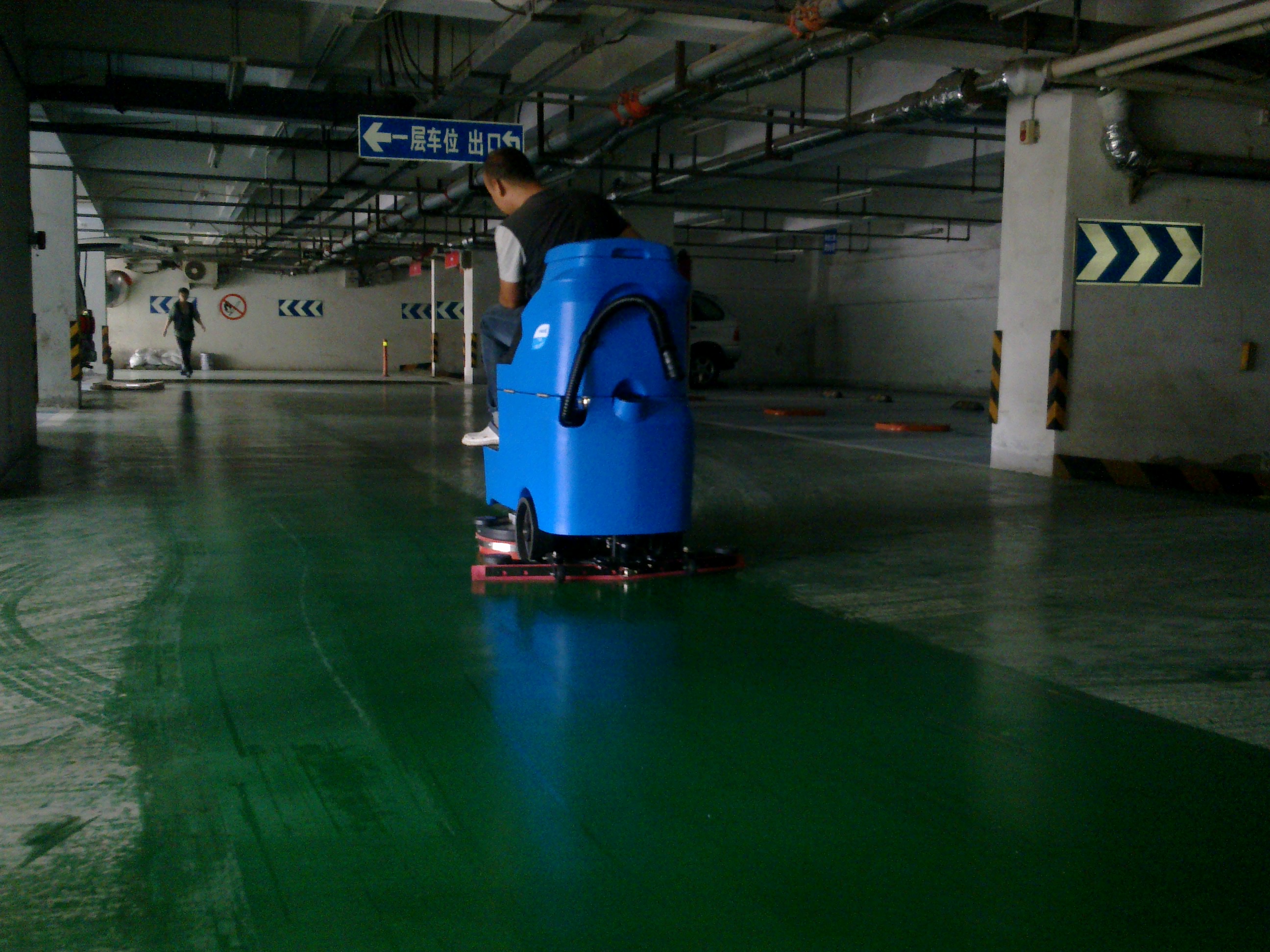 洗地機(jī)、掃地車，新一代--工廠保潔標(biāo)配