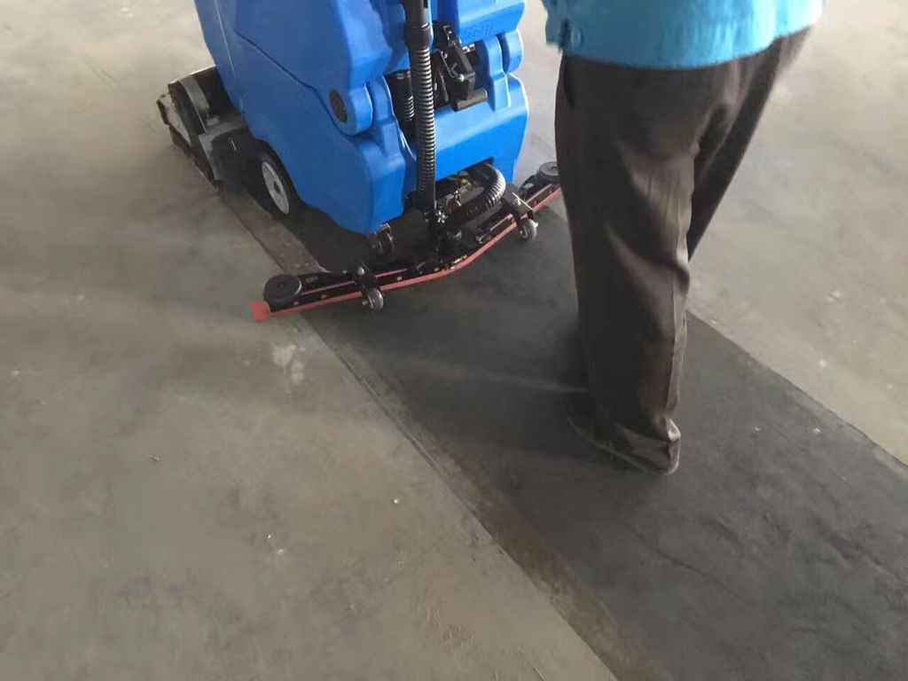 洗地機(jī)廠家應(yīng)提供合理報(bào)價(jià)，讓洗地機(jī)市場(chǎng)價(jià)格均衡