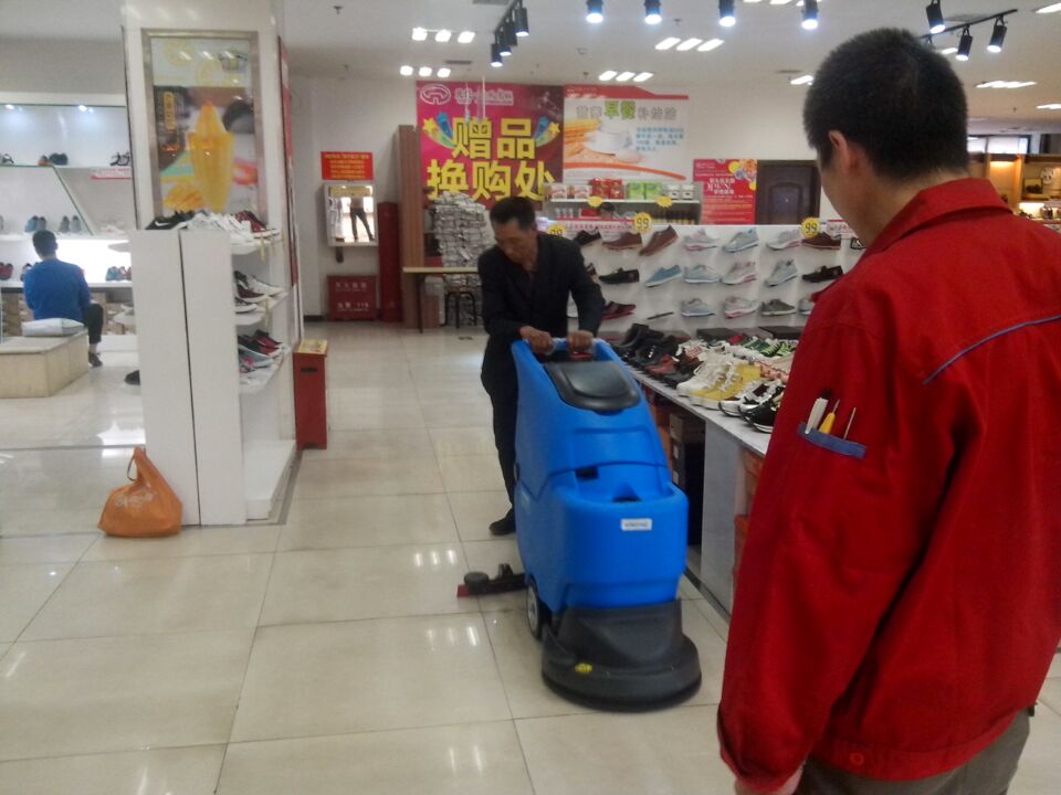 全自動洗地機，容恩價格更合理