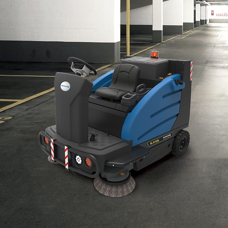 工廠采用掃地車代替人工清掃，是保潔行業(yè)必然趨勢