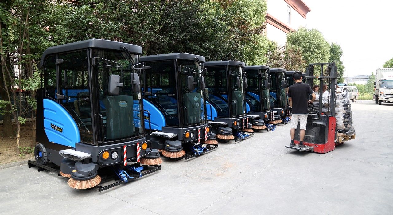 駕駛式掃地機(jī)越來越被需要了！