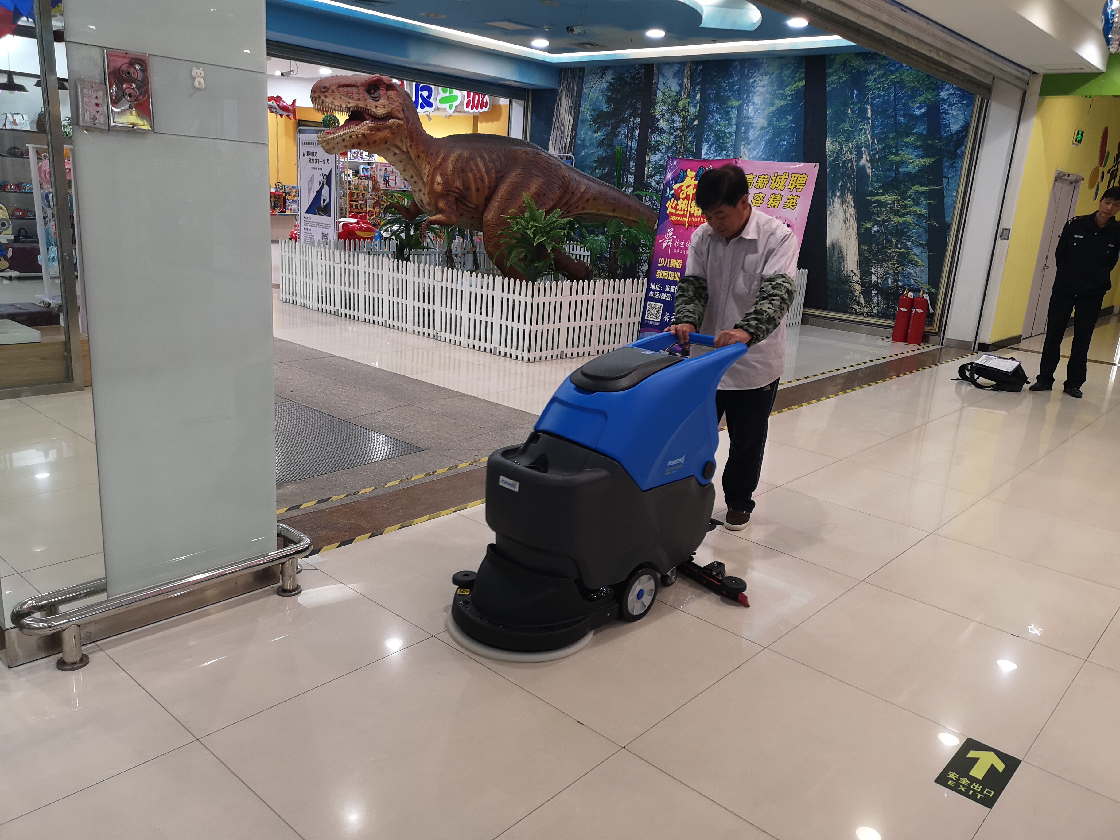 國產(chǎn)洗地機(jī)的前景及廣泛應(yīng)用！